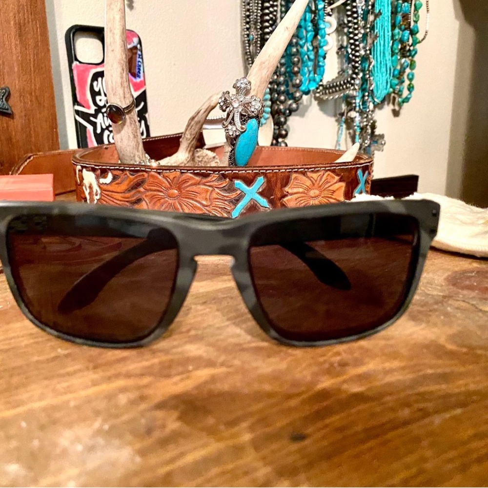 Men’s Oakley sunglasses